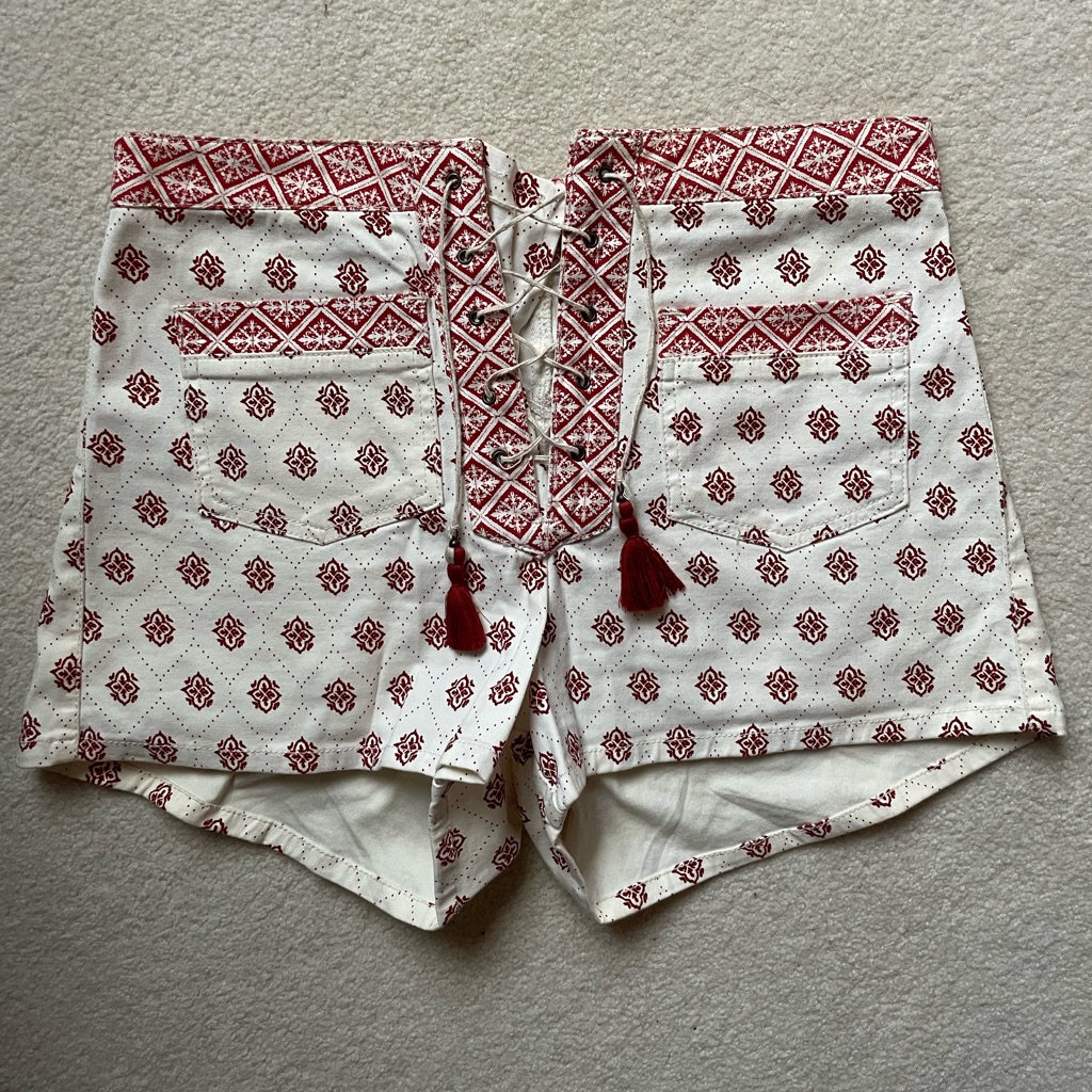 Revolve Patterned Short